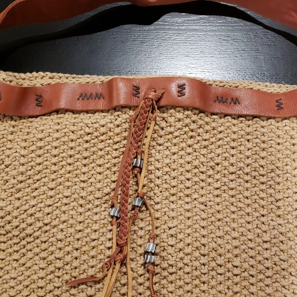 NWOT Lucky Brand Ojai Crochet Mailbag - Picture 4 of 7